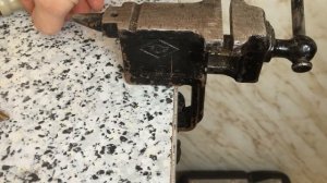 Как разобрать удлинитель на винтах с тремя насечками?