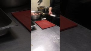 свиная шейка,как правильно резать и мариновать  на шашлык