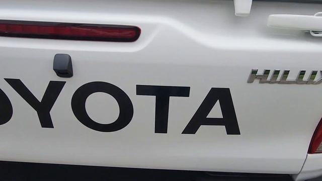 2018 TOYOTA HILUX WORKMATE 2X4 DUAL CAB смотреть онлайн