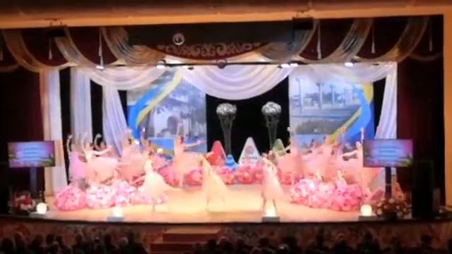 "Цветочный вальс" ОХА *Конфетти* постановка Пилипчук Елена Петровна смотреть онлайн