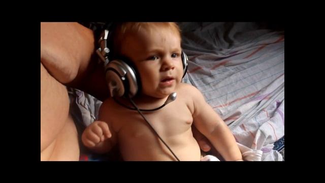 Сына пытается придумать слова к песне) смотреть онлайн