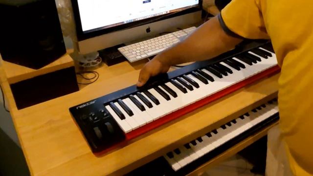 Nektar SE61 USB MIDI Controller Keyboard 61-key Unboxing | Mux Sound смотреть онлайн