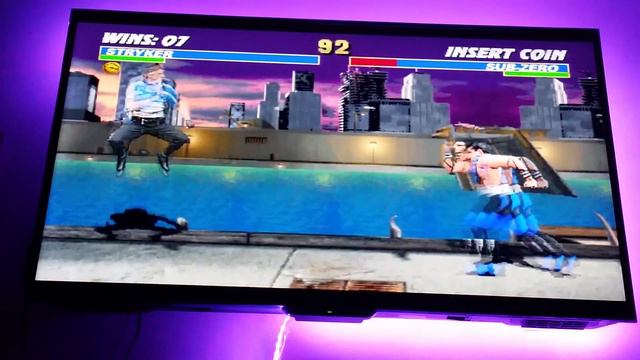 Ultimate Mortal Kombat 3 : Stryker Gameplay (MAME) смотреть онлайн