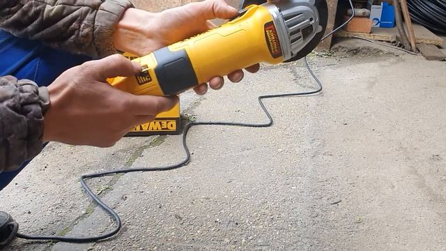 DeWALT смотреть онлайн