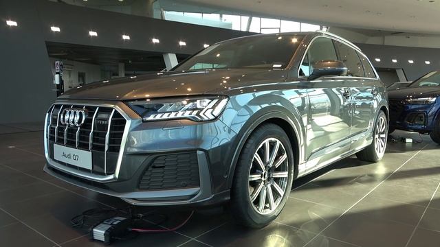 Audi Q7 2022 - crazy Matrix LED lights & digital cockpit plus views (S Line 50 TDI) смотреть онлайн