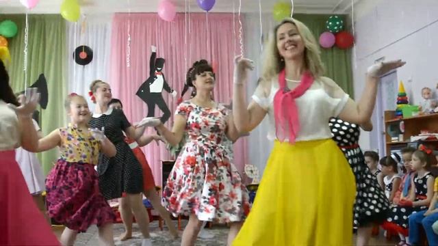 Сюрприз от родителей на выпускной в детском саду смотреть онлайн