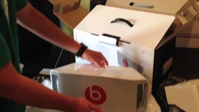Unboxing Beatbox portable by dr. dre смотреть онлайн