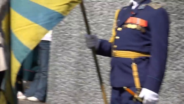 Столкновения во время возложения цветов на Мемориале смотреть онлайн