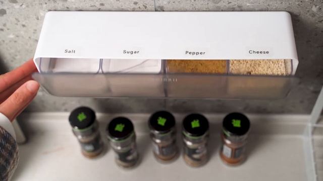 NIIMBOT D101 Portable Label Printer.