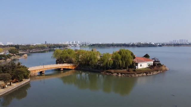 Just around the corner of Shanghai, Lake Yangcheng, Kunshan, China смотреть онлайн