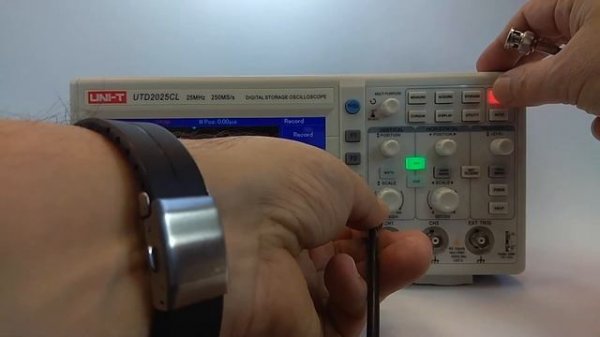 Banggood - UNI-T UTD2025CL Oscilloscope Review