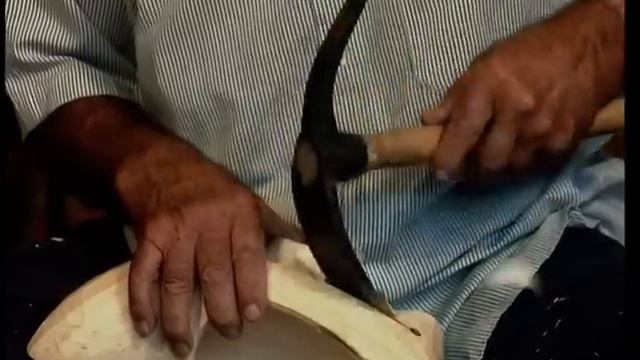 ZUECOS DE MADERA artesanos o ALMADREÑAS. Calzado aislante de humedad | Oficios Perdidos | Documenta смотреть онлайн