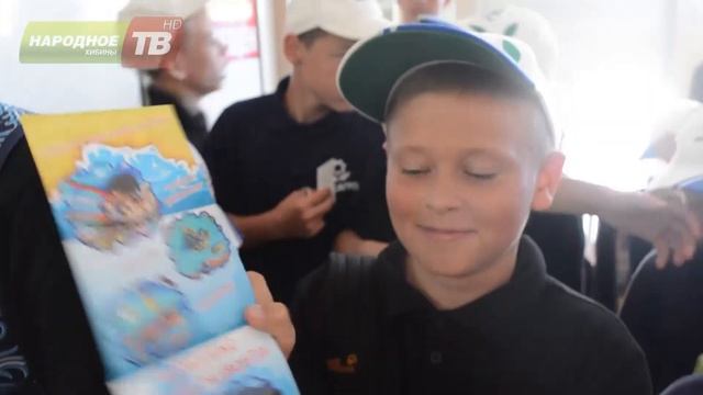 Группа боксеров вернулась с отдыха смотреть онлайн