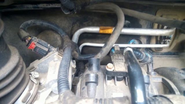 Шевроле Кобальт. Мини обзор. Ремонт трубок испарителя кондиционера. смотреть онлайн