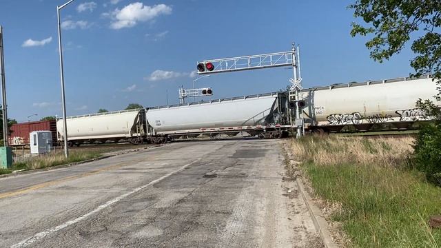 *New Tripod* UP NB Mixed Freight through the Blue River Commerce Center смотреть онлайн