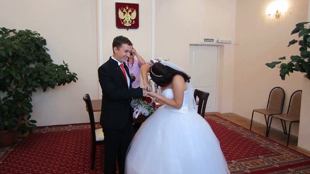 В ЗАГСе одеваем кольца смотреть онлайн