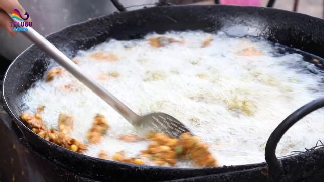 Best Hyderabad STREET FOOD Ever | Indian Popular Street Food | Mirchi Bajji Recipe | Telugu Adda смотреть онлайн