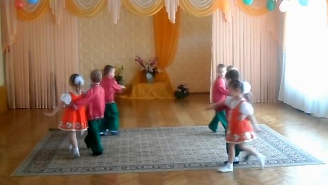 русский танец д/с № 150.avi смотреть онлайн