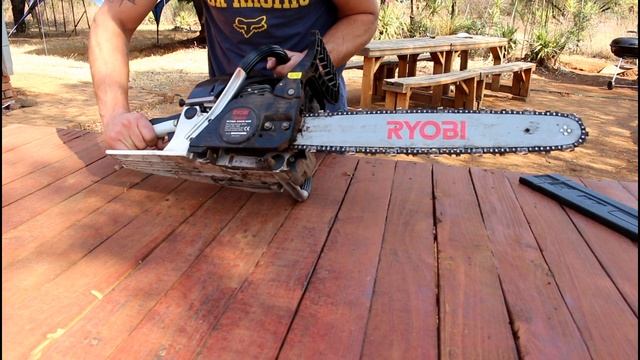 Ryobi - 45cc Petrol Chainsaw (Unboxing and quick review) смотреть онлайн