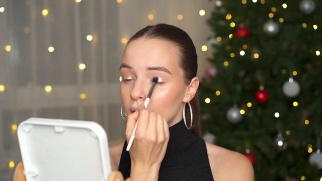 Новогодний макияж за 20 мин бюджетной косметикой. Распаковка новой коллекции Stellary Scorpio смотреть онлайн