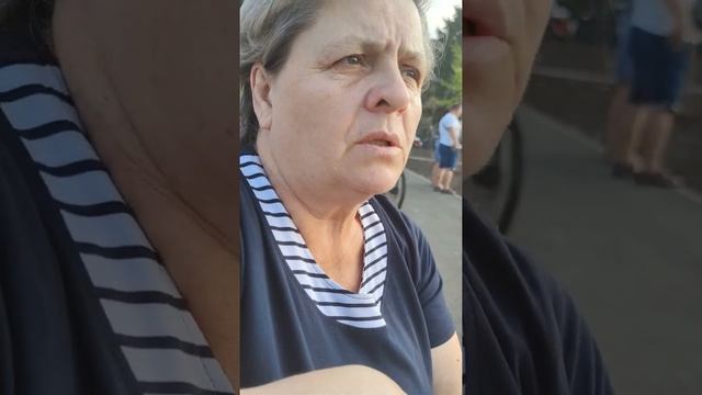 Прогулка/ беру интервью у мамы/ мнение мамы про Кернеса и Харьков, про парки города смотреть онлайн