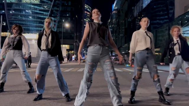 [KPOP IN PUBLIC | ONE TAKE] Stray Kids 