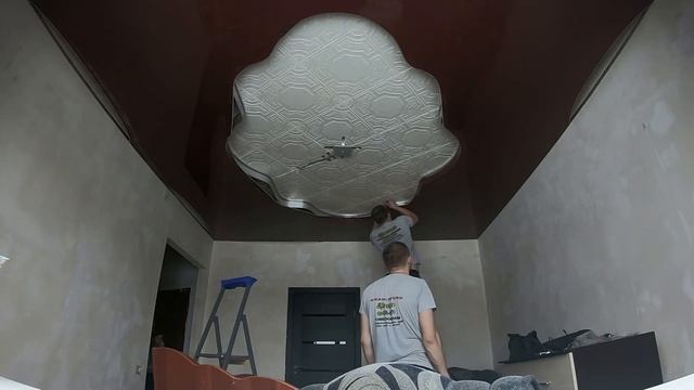 Установка натяжного потолка из бесщелевого профиля в два уровня смотреть онлайн
