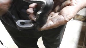 Как восстановить дверные петли на Ниссан Террано.mp4