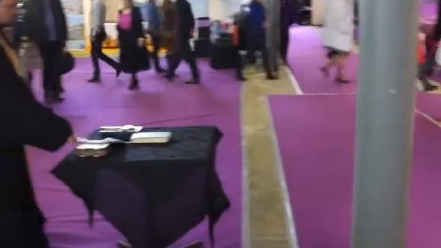 Начало работы выставки "Некрополь 2014", молебен смотреть онлайн