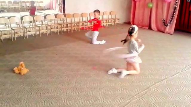 Украина имеет талант 5. Танец с обручами смотреть онлайн