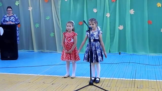 Стихи о бабушке от Даши и Катюши смотреть онлайн