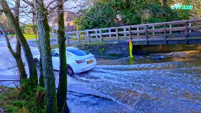 Tesla Model 3 Ford Crossing | Rufford Ford Electric Car Crossing Ford смотреть онлайн