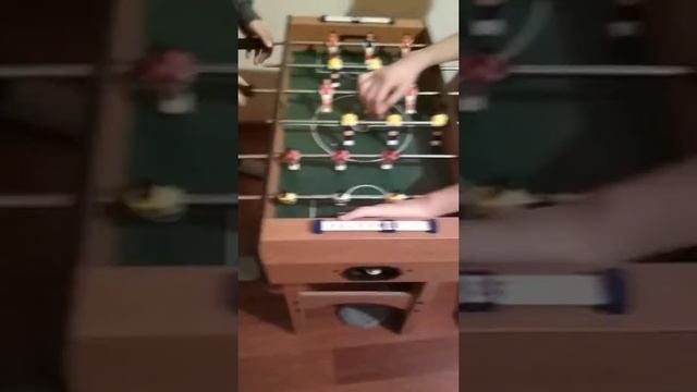 Играем в напольный поле с ножками смотреть онлайн