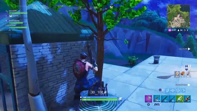 Ending another squads game solo & clutching it смотреть онлайн