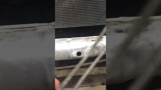 Mercedes Sprinter jak zdemontować przedni zderzak i wymienić intercooler .Błąd Ciśnienia Doładowani смотреть онлайн