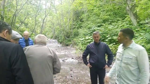 Спуск к реке в Серных Источниках смотреть онлайн