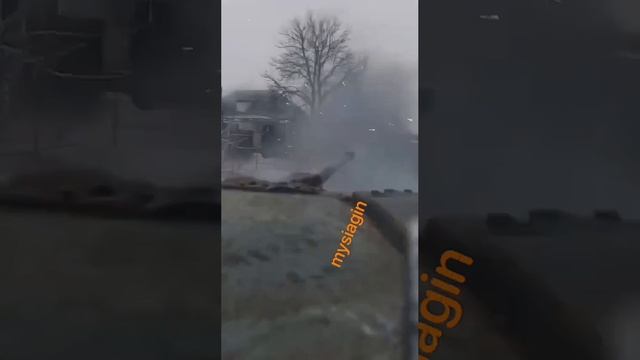 БМП отработал из пушки по позиции противника