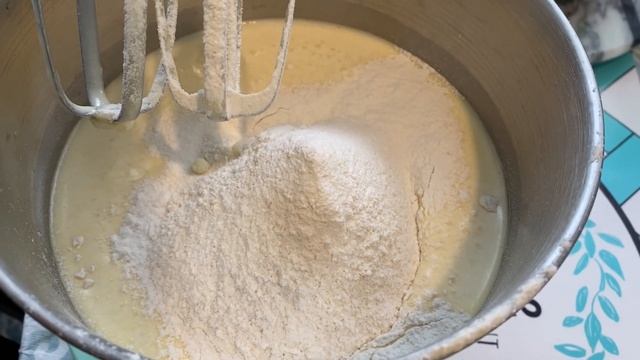 Пироги с грушей и карамелью