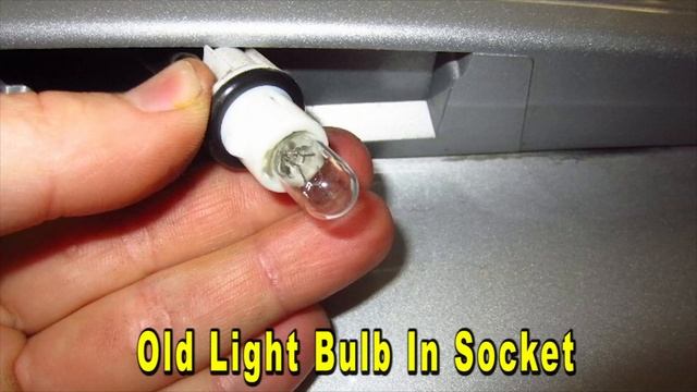 Nissan Versa How To Change License Plate Light Bulbs 2012 To 2019 2nd Generation With Part Number смотреть онлайн