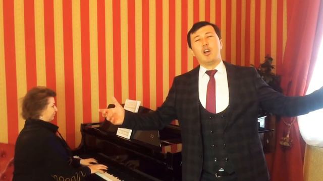 Айбар Хайырханов "В мире есть красавица одна". смотреть онлайн