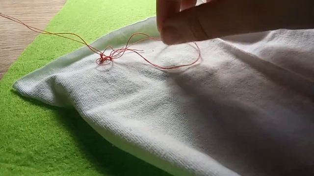 подробный туториал как правильно шить с ножкой с 2 дырками и с 4 дырками. смотреть онлайн