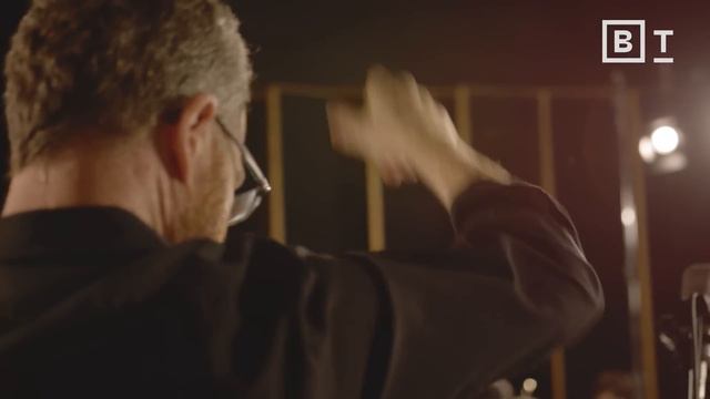 How do elite performers automate their habits? | Wendy Wood смотреть онлайн