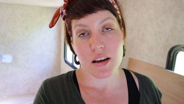 5th Wheel Remodel//Caulking Cleanup and Linoleum Removal смотреть онлайн