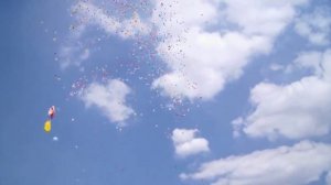 Очень много в небе летает воздушных шаров - Футажи для видеомонтажа