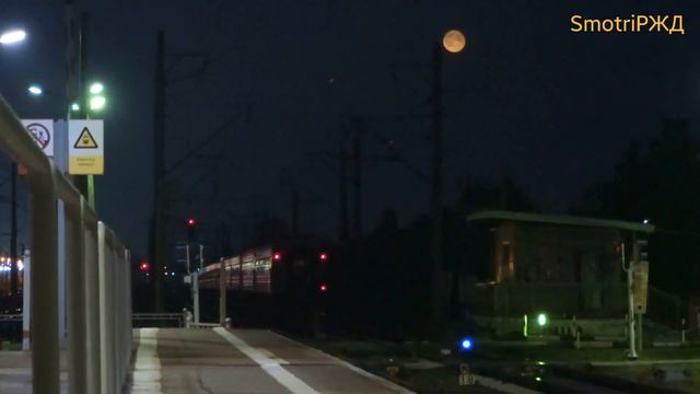 ЧС200 с поездом 003а ночной экспресс СПб-Москва смотреть онлайн