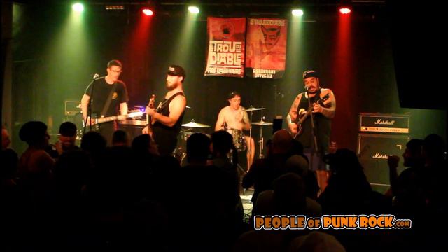 FRANK DUX - Soda (Gob) @ Punk Rock Meeting 2, Québec City QC - 2018-11-17 смотреть онлайн