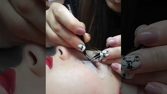 Базовый курс 'Наращивание ресниц' смотреть онлайн
