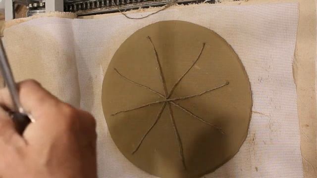 плоская тарелка под рыбу