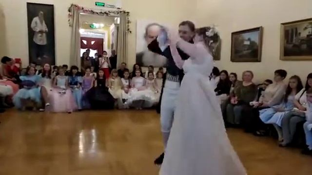 Бал в стиле 19 века. Детский бал в музее Толстого. Исполняется Лендлер Аллеманд смотреть онлайн