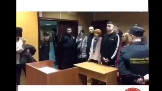 Инста блогеров Dava M и Karinakross ПОСАДИЛИ НА 10 СУТОК   ЗА КЛИП